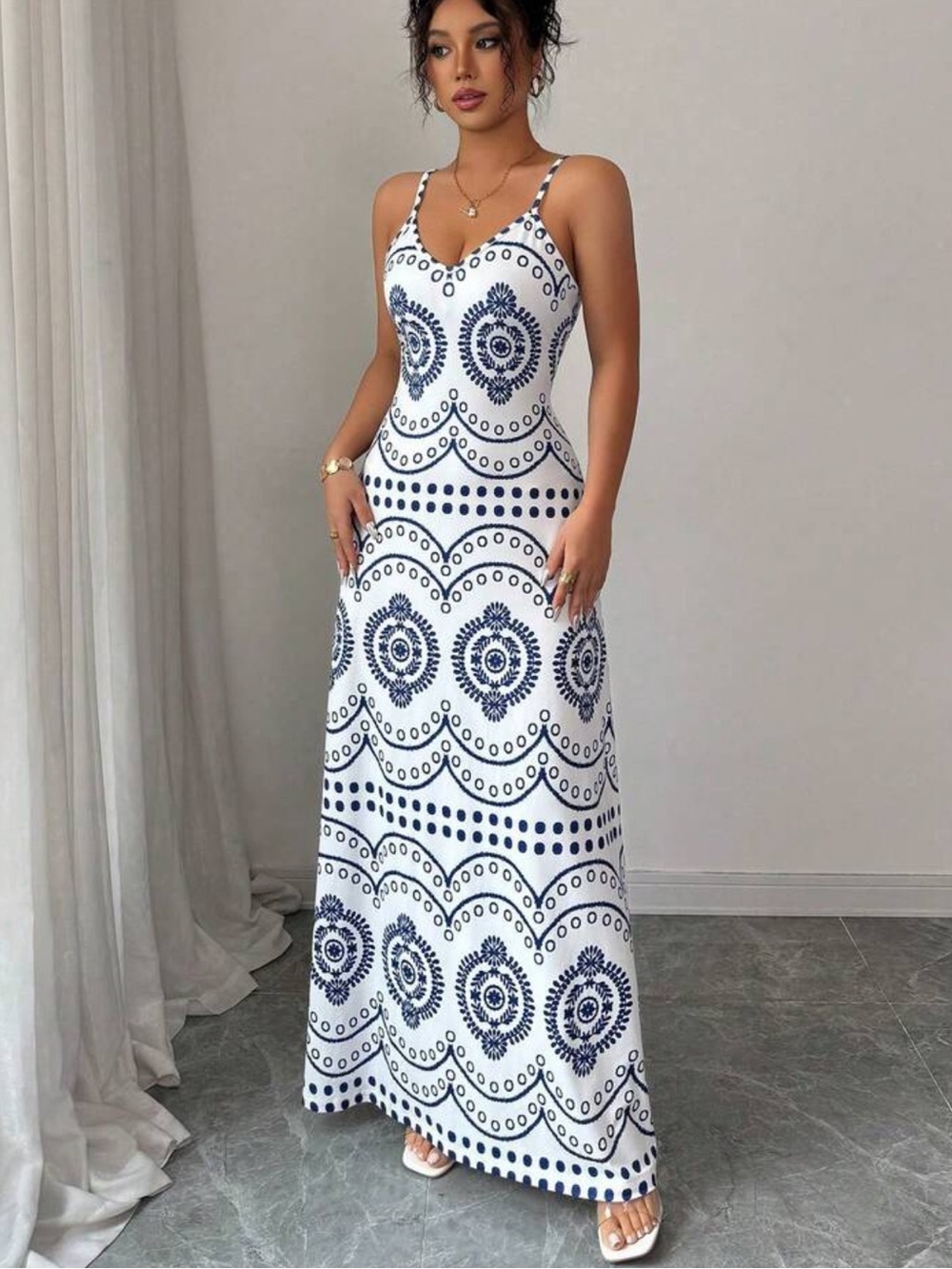 (New) Women's Boho Print V Neck Spaghetti Strap maxi dress size medium